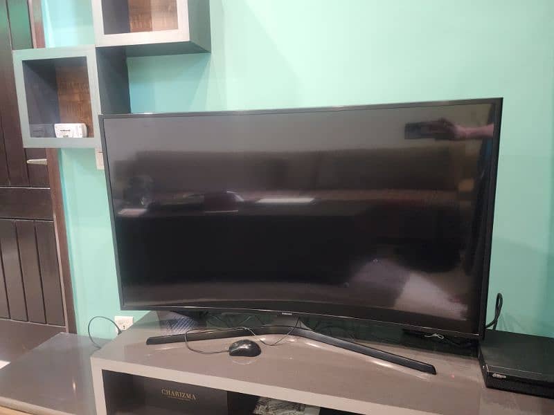 Samsung 7 series 49 inches curve 3