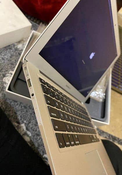 Apple MacbookAir 2015 Corei5 4