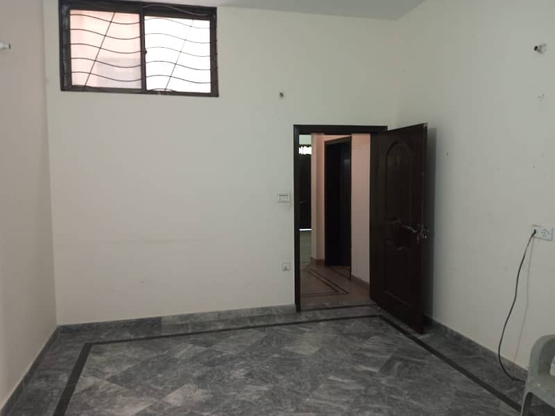 Beautiful Ground Portion 3 Room 8 Marla For Rent 1