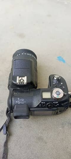 Sony 830 model condition used  battery timing slow 0