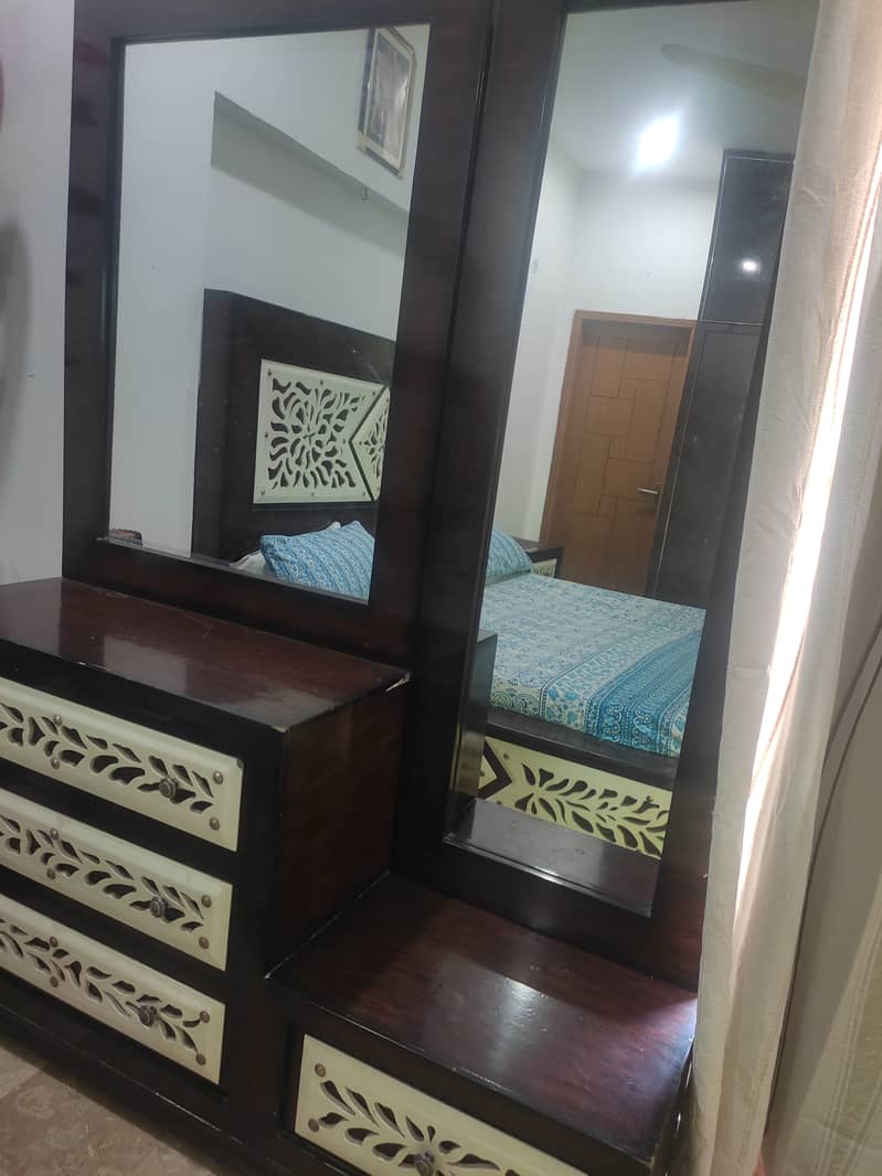 Beautiful Heavy Bed Set with Side Tables,Double mirror dressing table 6