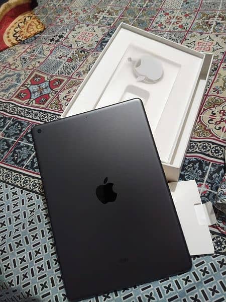ipad 9th generation 64 Gb. Box open only 1