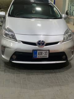 toyota prius in good condition S LED packege