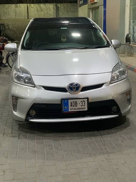 toyota prius in good condition S LED packege 3