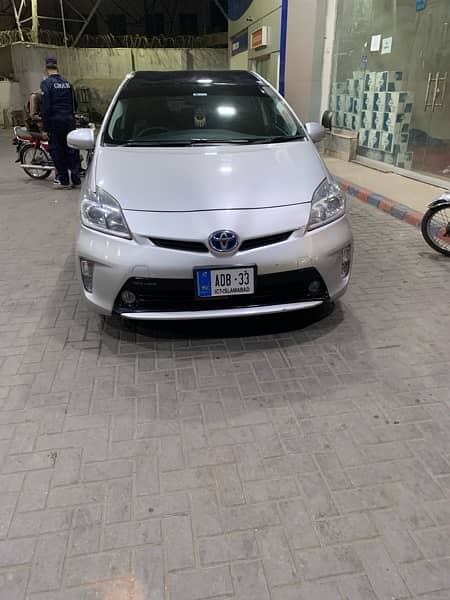 toyota prius in good condition S LED packege 5