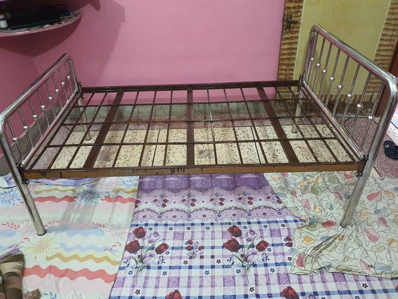 Stainless-Steel + Road-Iron Bed 0
