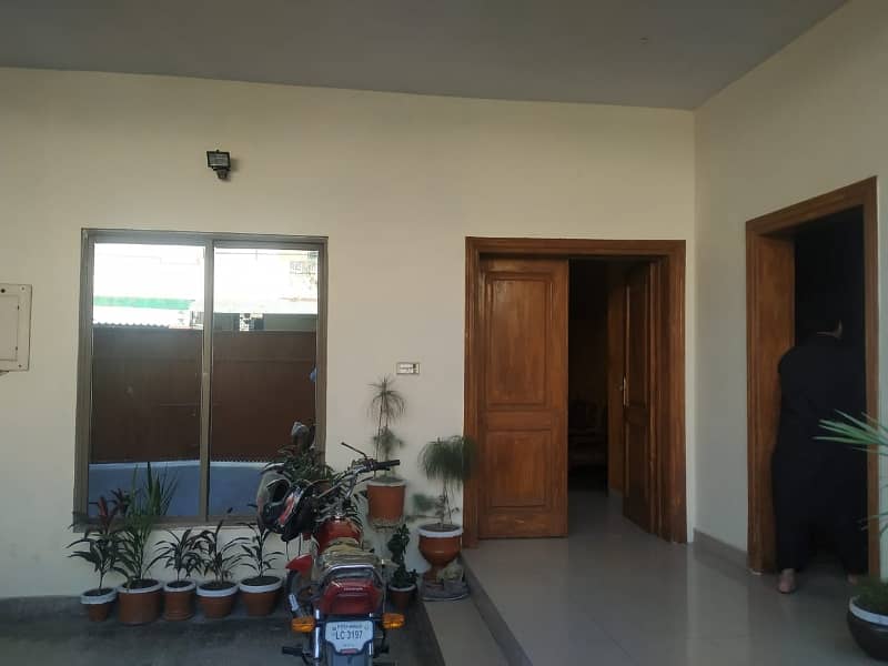 Good Prime Location 10 Marla House For Sale In Askari 5 17