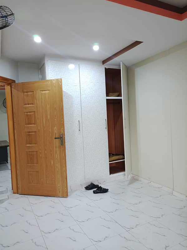 Flat For Sale In Gulberg Green 8
