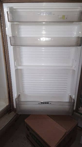 Dowlance fridge used in good condition 5