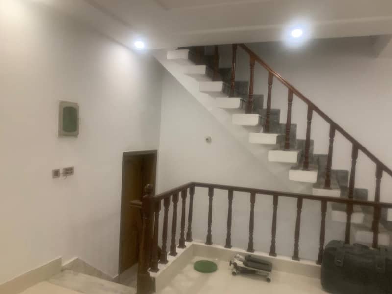 Prime Location House Of 10 Marla Is Available For Sale 5