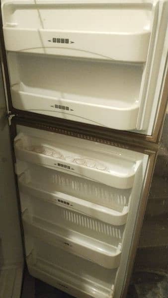Dawlance Fridge Refrigerator Full Size 2