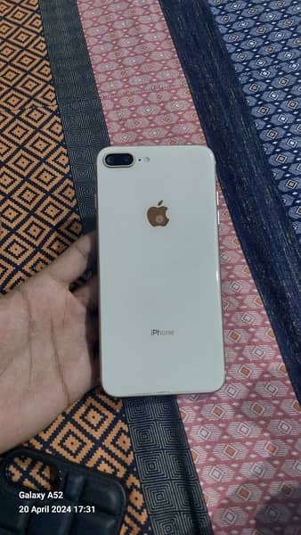 iPhone 8 Plus 2