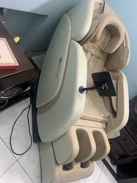 massager chair jc buckman new with complete box and in warranty 1