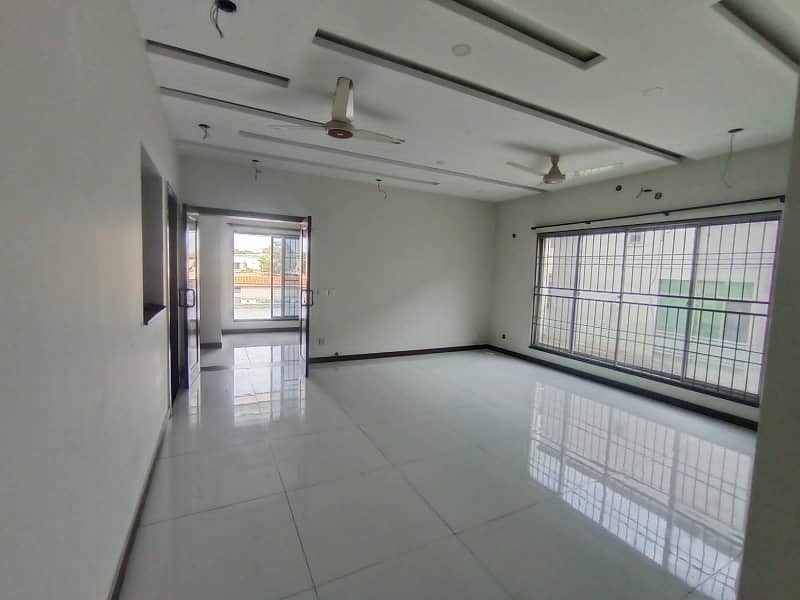 1 KANAL UPPER PORTON AVAILABLE FOR RENT IN DHA PHASE 1 3