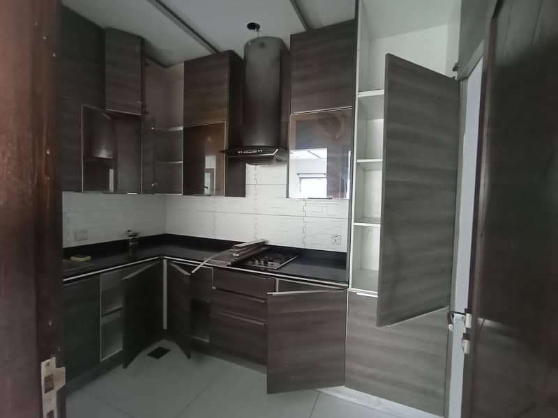 1 KANAL UPPER PORTON AVAILABLE FOR RENT IN DHA PHASE 1 7