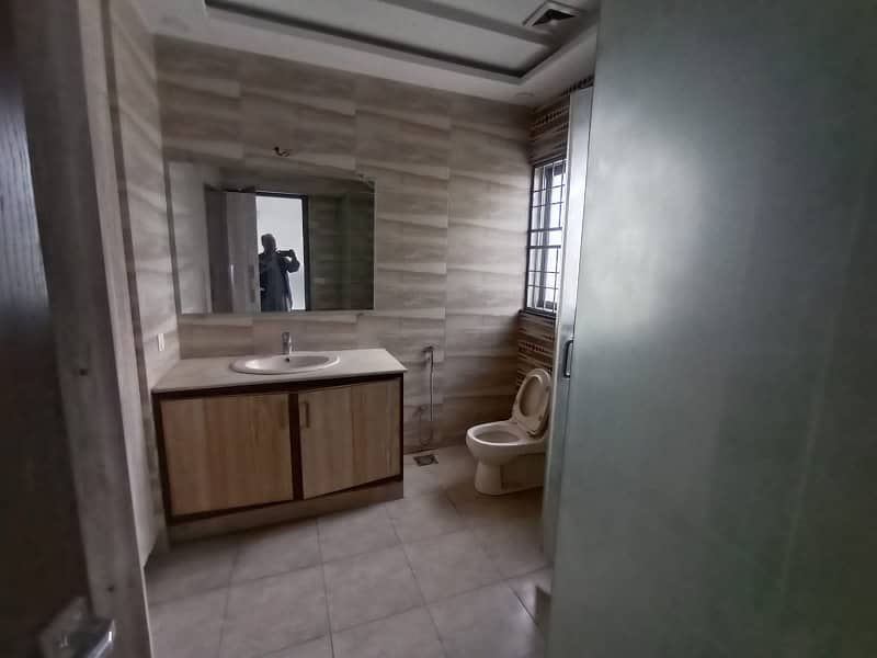 1 KANAL UPPER PORTON AVAILABLE FOR RENT IN DHA PHASE 1 15