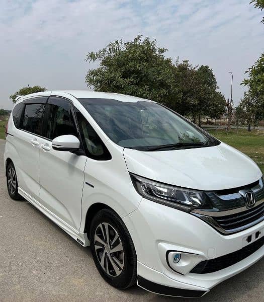 Honda Freed Hybird 1