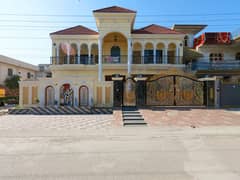 In Marghzar Officers Colony House For sale Sized 1 Kanal 0