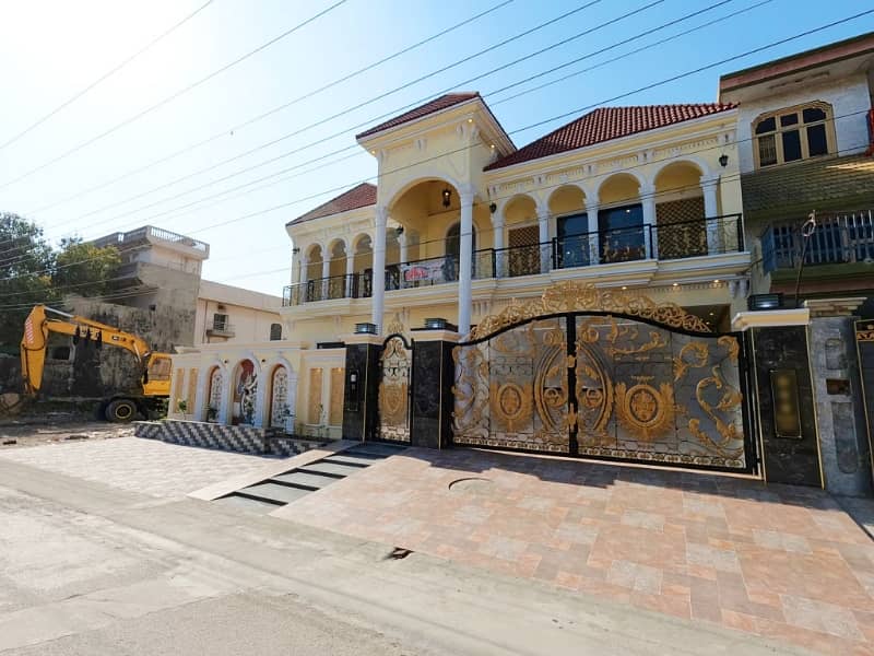 In Marghzar Officers Colony House For sale Sized 1 Kanal 2