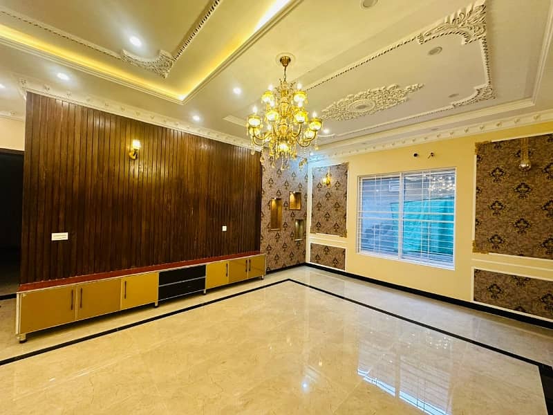 Stunning 1 Kanal House In Marghzar Officers Colony Available For Sale 2