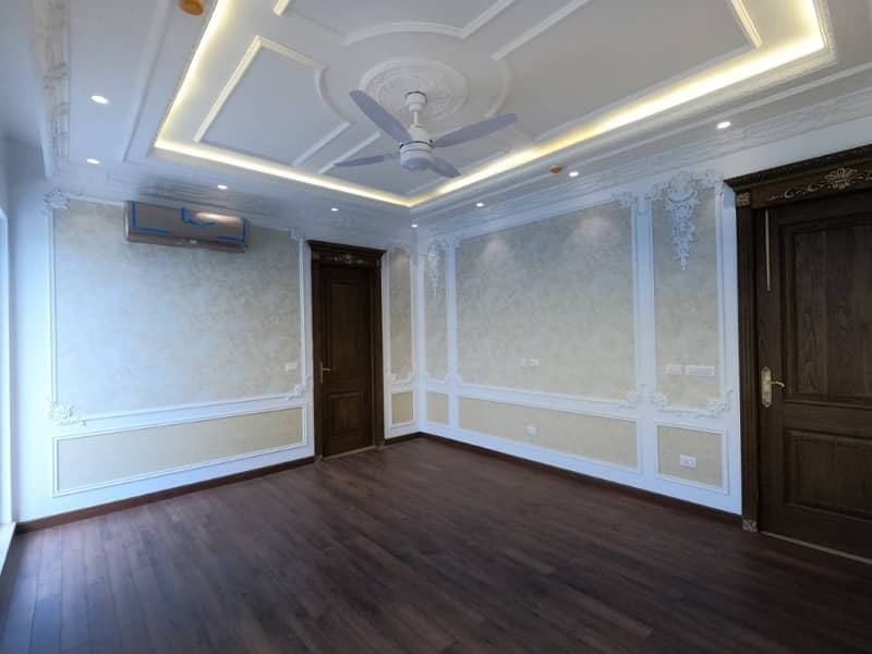 Main Double Road 1 Kanal House Is Available For Sale 21