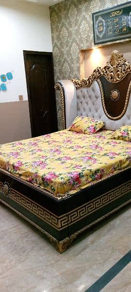 Bed with two side tables and dressing 3