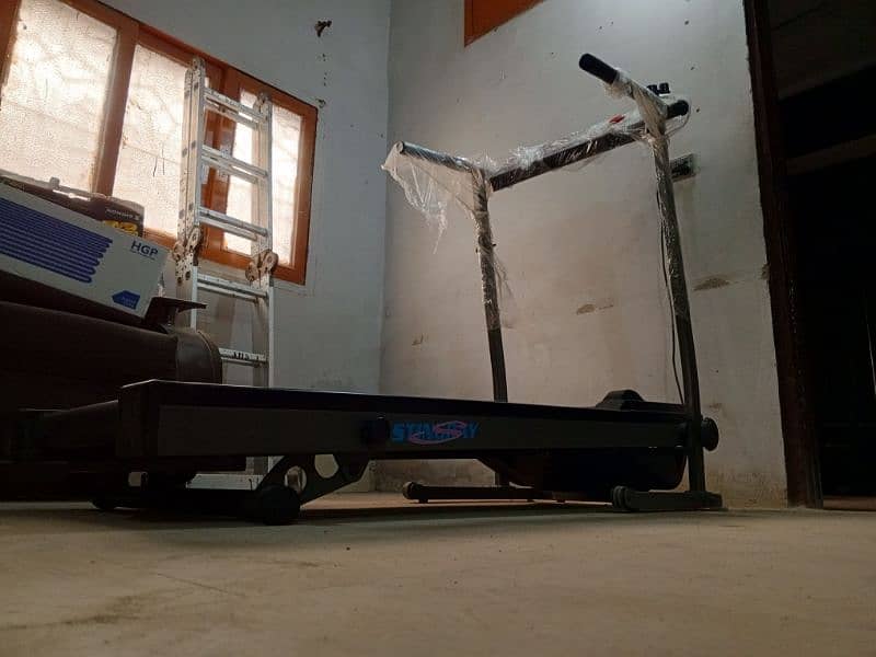 LQ Treadmill (150kg weight supported) 2