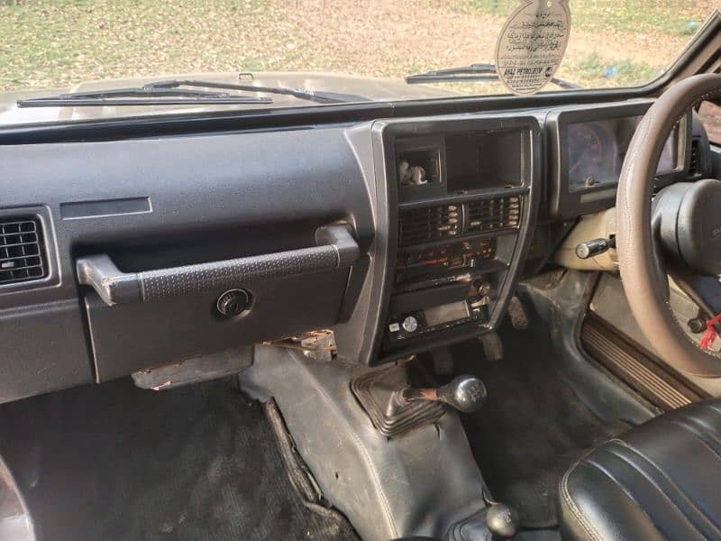Jeep for sale(4 x 4) 9
