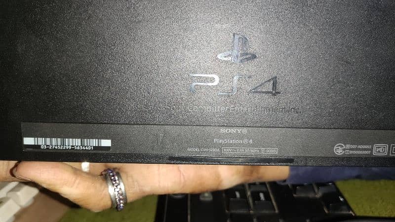 ps4 fat 1200 series jailbreak with 1 joystick. . . sealed no opened 0