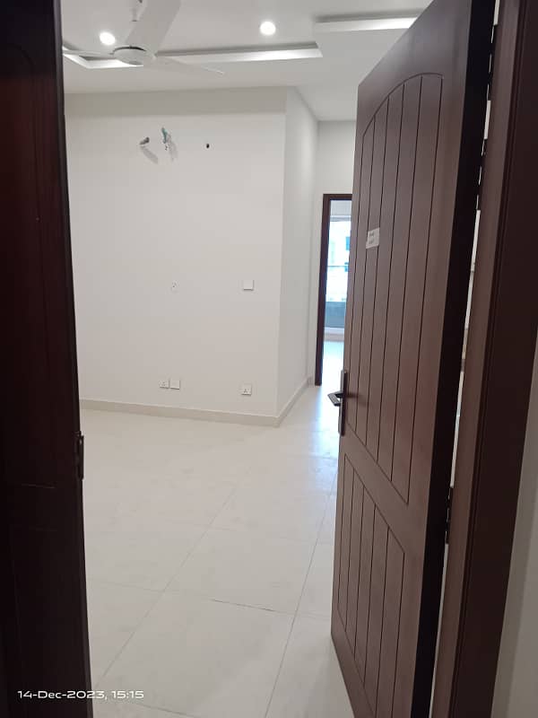One Bed Room Non-Furnished Apartment For Rent 9