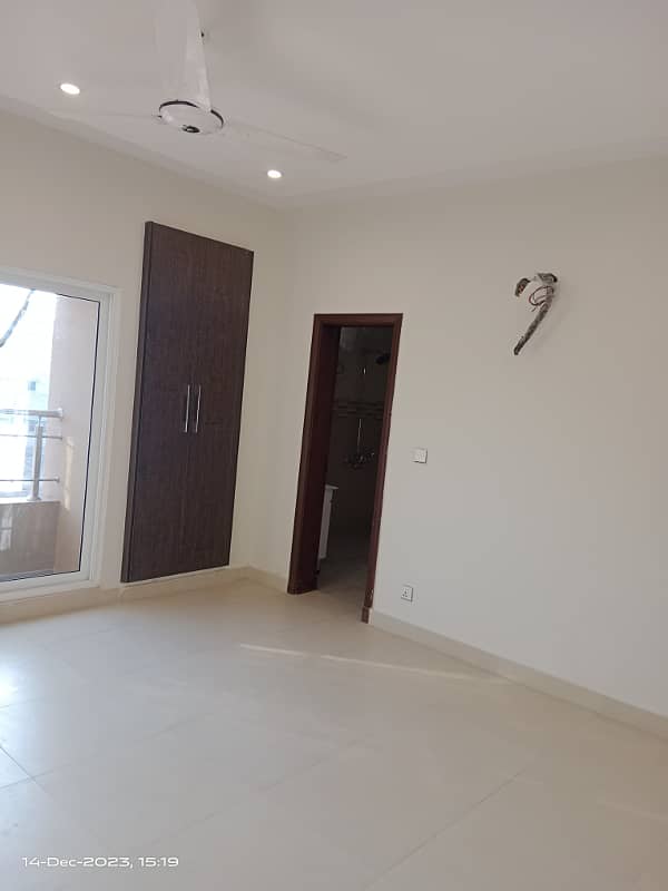 2 Bed Rooms Non-Furnished Apartment For Rent 11