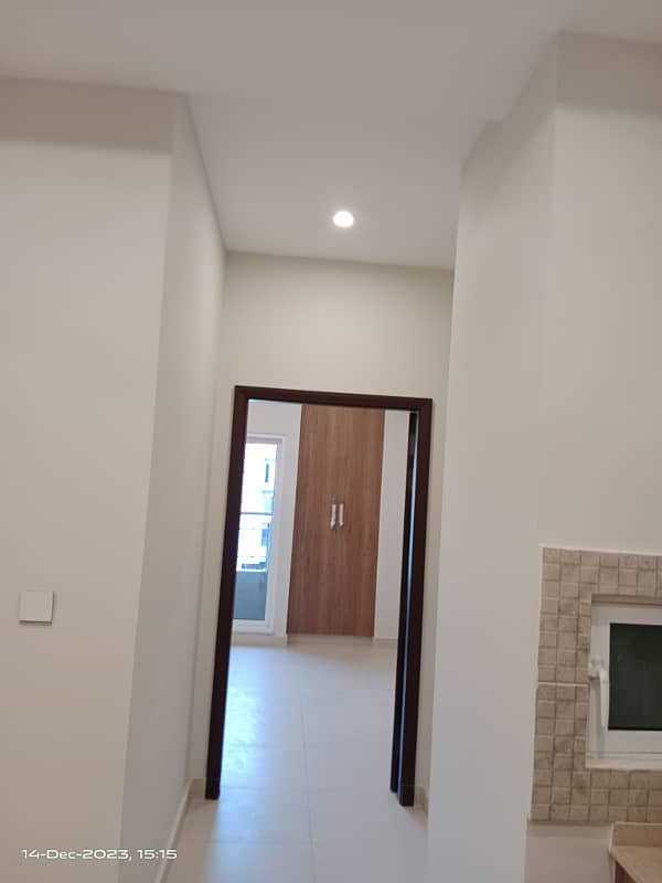 One Bed Room Non-Furnished Apartment For Sale 6