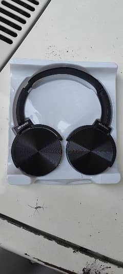 Wire less blue tooth headphones just box open never used