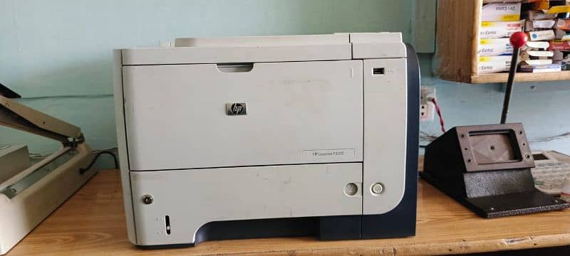 Hp laserJet P3015 printer 10 by 10 conditions 4