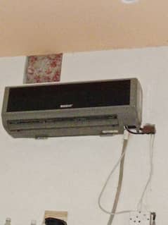 orient 1 tone split ac working condition need gas refil . urgent sell