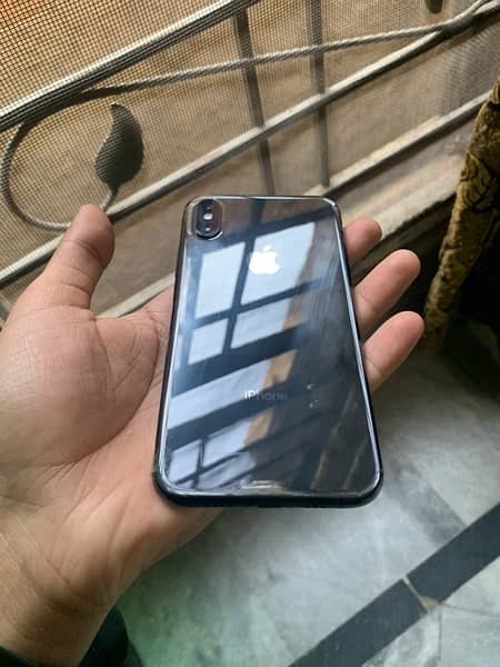 i phone xs factory unloaded 10/10 condition 5