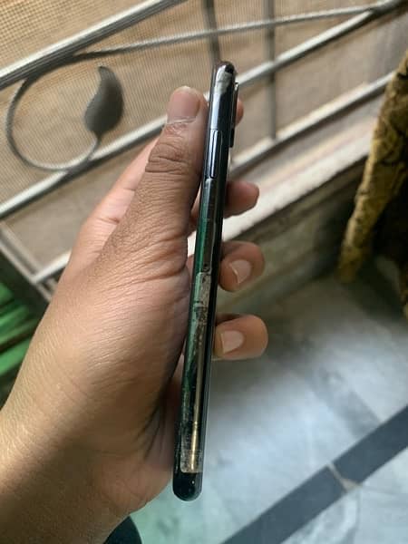 i phone xs factory unloaded 10/10 condition 6