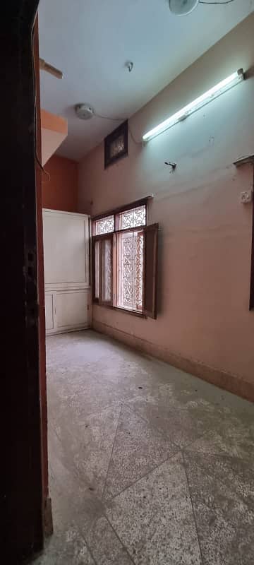 House on Main Road of Shar-e-Noor jahan G+1 Commercial use 600 yards 18