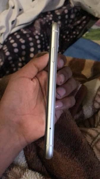 iphone 11 64GB 4