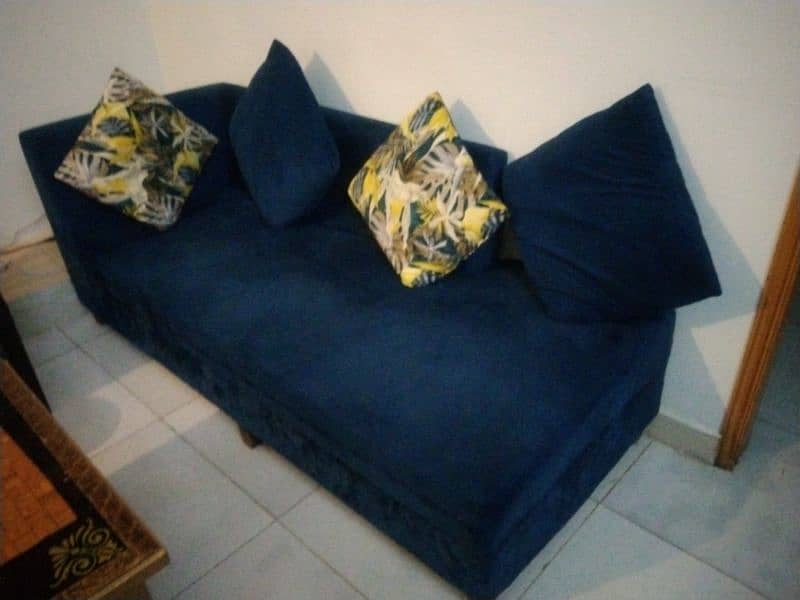 L Shape Blue Sofa in Excellent Condition 1