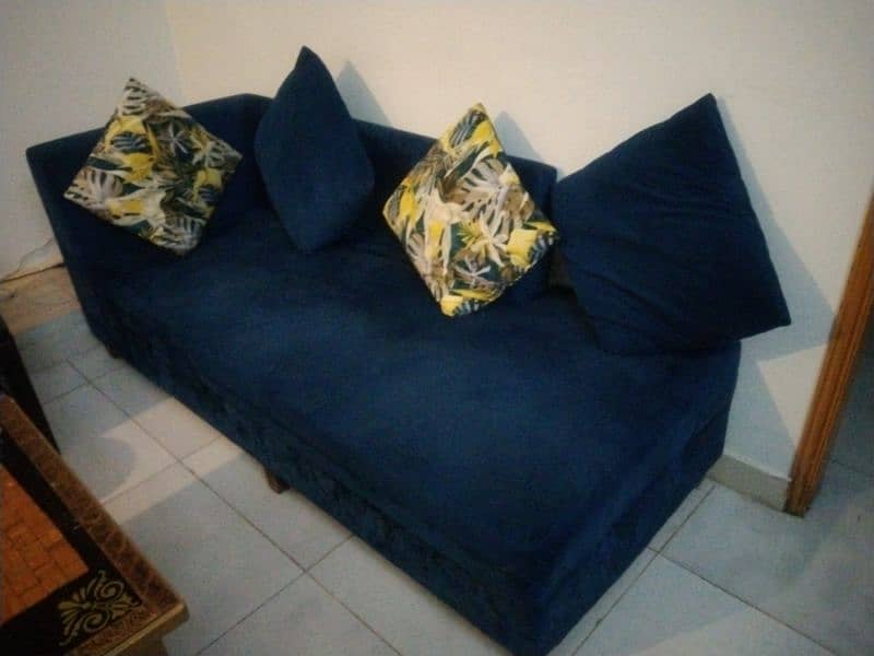 L Shape Blue Sofa in Excellent Condition 2