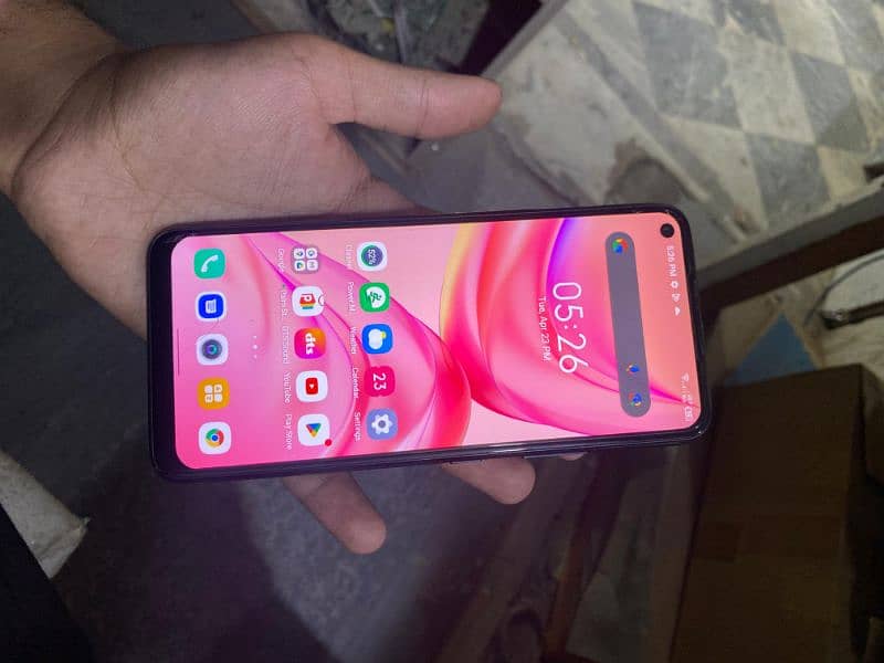 infinix hot 10  6/128 with complete box 0