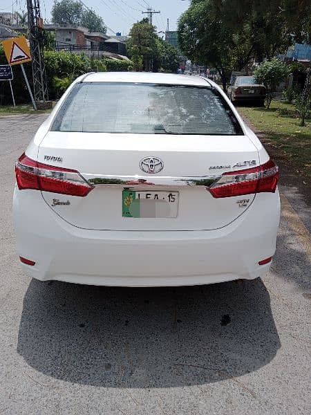 Toyota Corolla Grande 2015 4