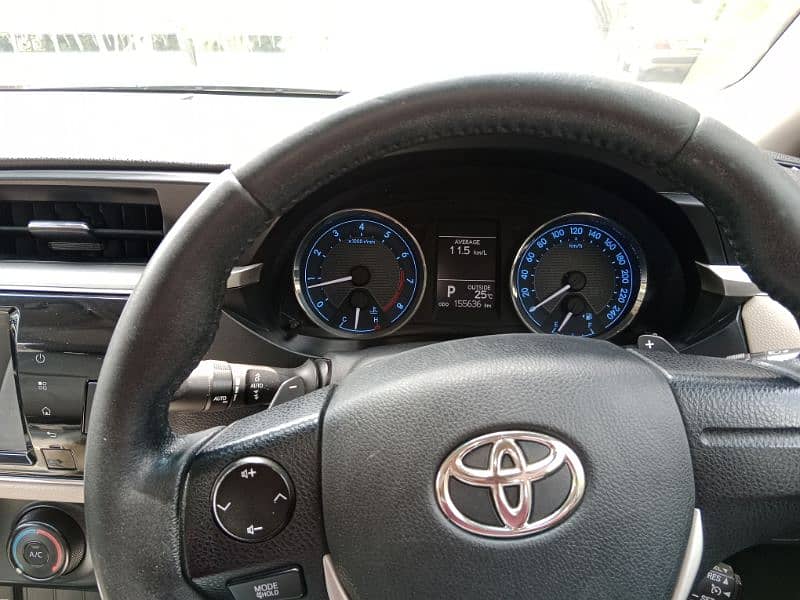 Toyota Corolla Grande 2015 6
