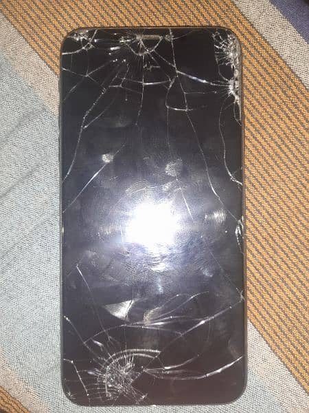 Iphone 11 pro max screen break all good for sell urgent 5