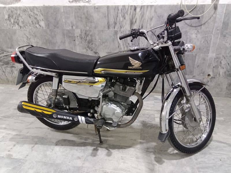 Honda 125 cc Self start Model 2021 black 0