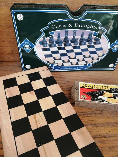 Draughts wooden England 0