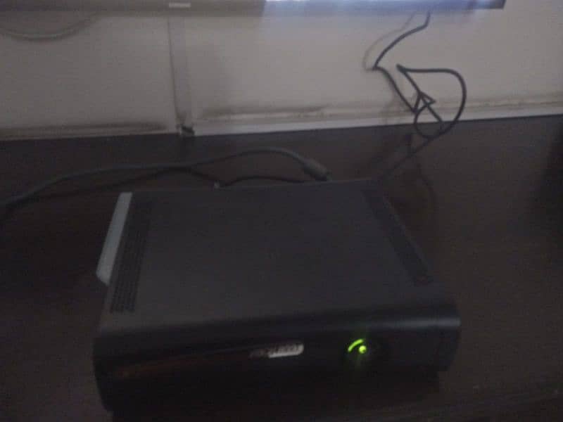 Xbox 360 for sale with chargeable cells 4 dvds 36 games installed 3