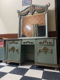 green dressing table