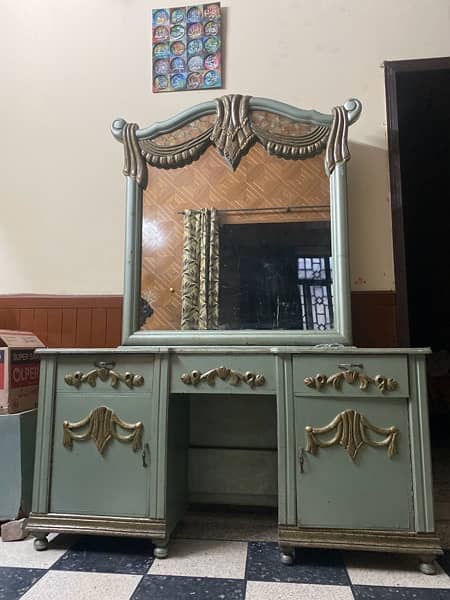 green dressing table 1